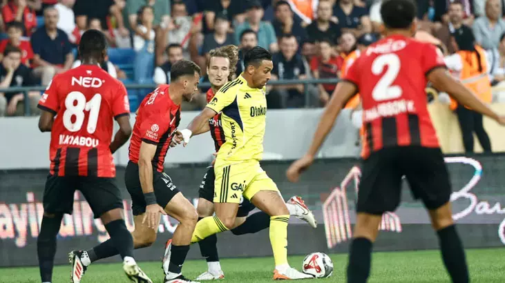 MUHTEMEL 11’LER! Fenerbahçe-Trabzonspor maçı bu akşam saat kaçta hangi kanalda? FB-TS maçı şifresiz kanalda mı?