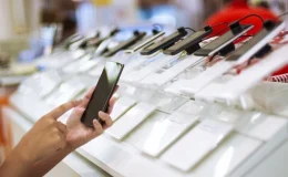 Telefonunuzdaki Çiziklere Son! Ekranı Yenileyen Basit Yöntem